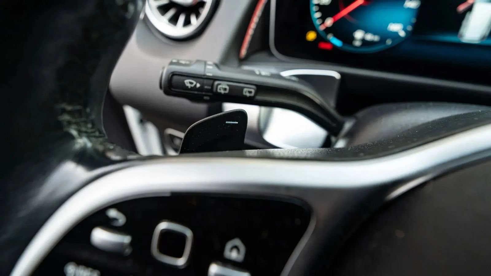 Used 2020 Mercedes-Benz GLB 250 4MATIC w/ Premium Package image 50