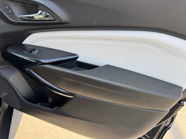 Used 2025 Chevrolet Trax LT image 7