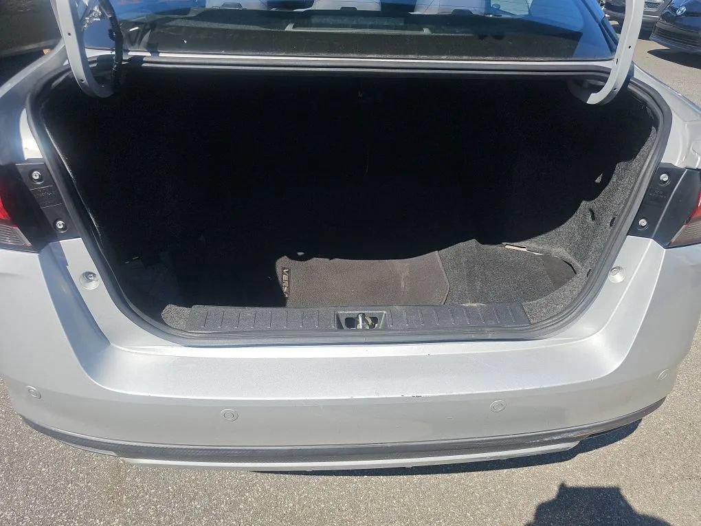 Used 2021 Nissan Versa S FWD image 22