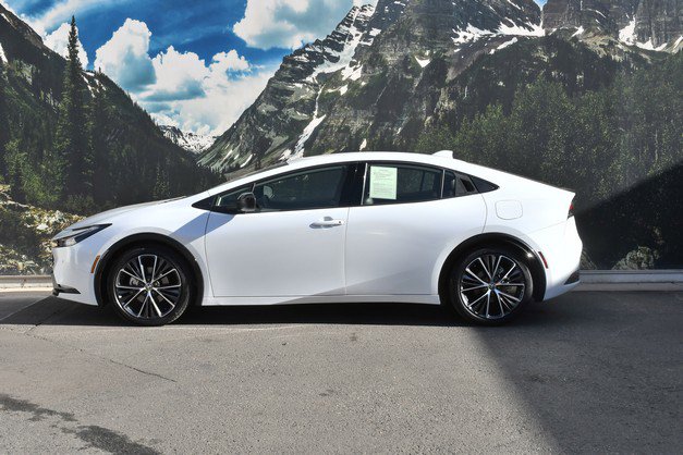 Certified 2024 Toyota Prius XLE image 7