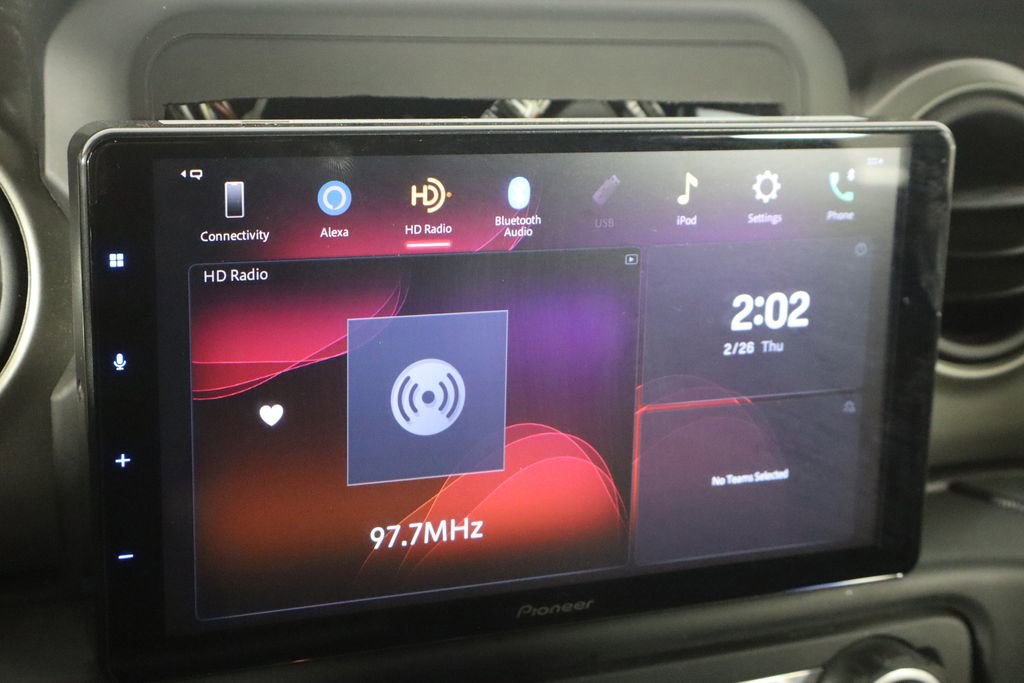 Used 2018 Jeep Wrangler Unlimited Sport image 28