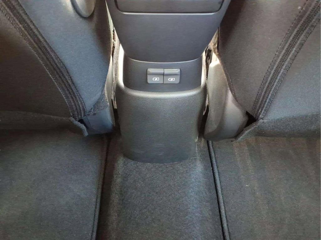 Used 2025 Nissan Kicks Play S image 13