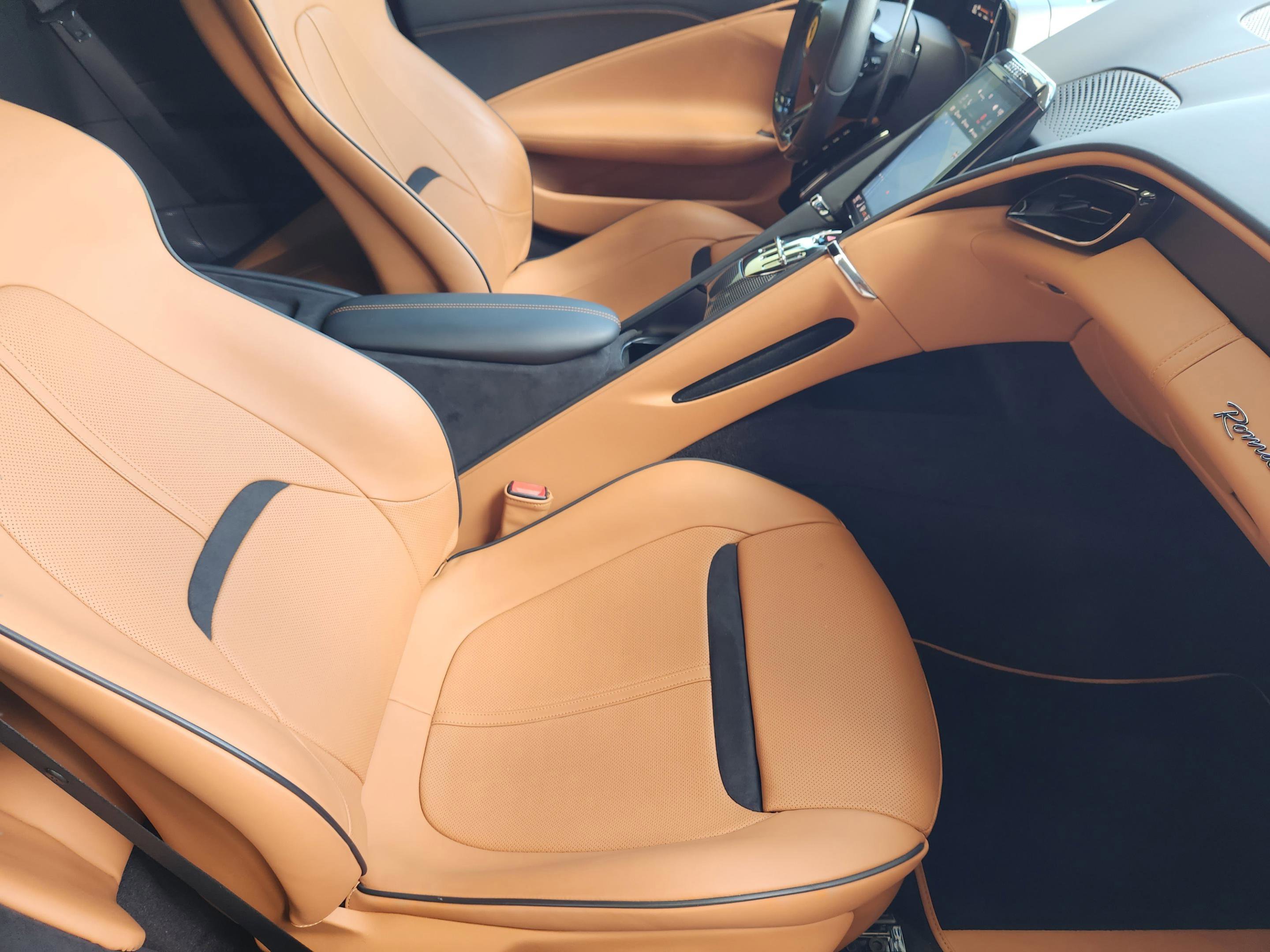Used 2022 Ferrari Roma image 13
