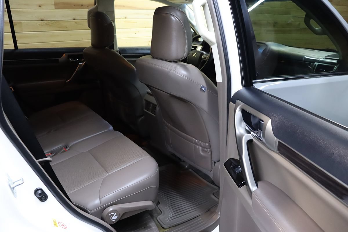 Used 2017 Lexus GX 460 w/ Navigation Package AWD/4WD image 70