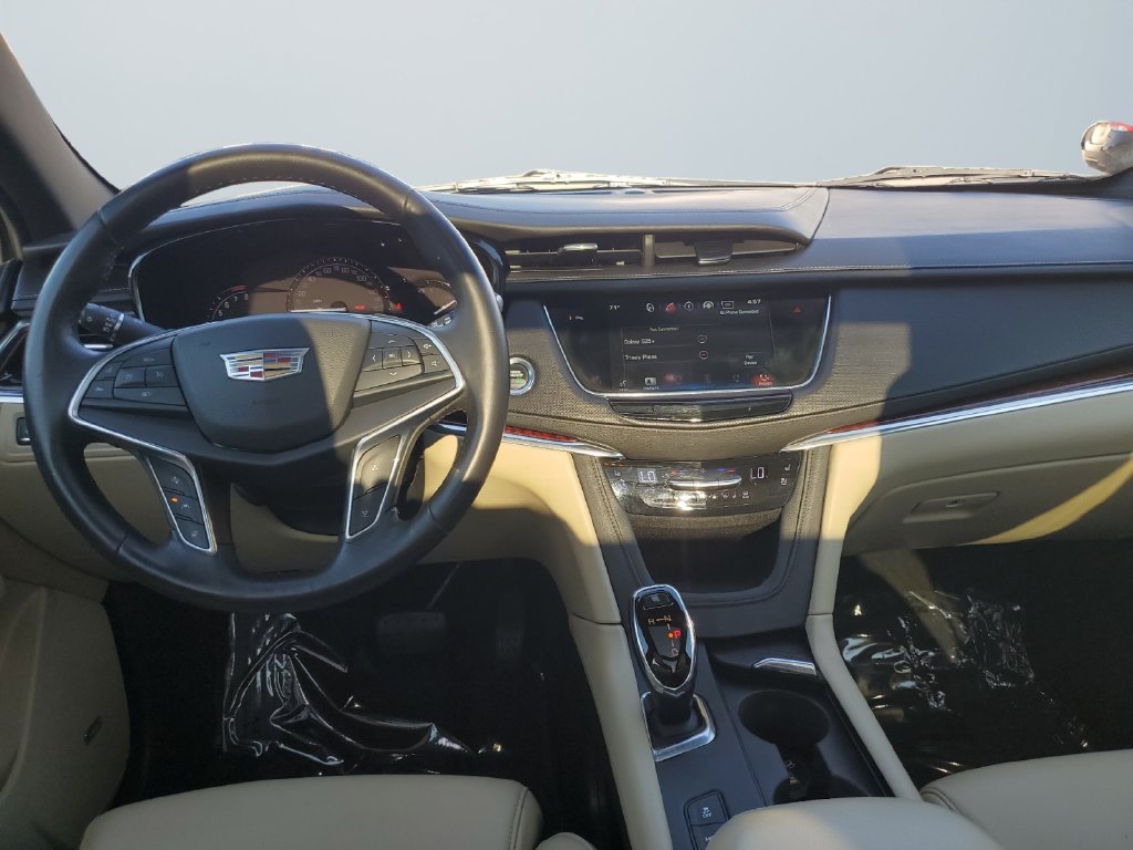 Used 2017 Cadillac XT5 Premium Luxury FWD image 10