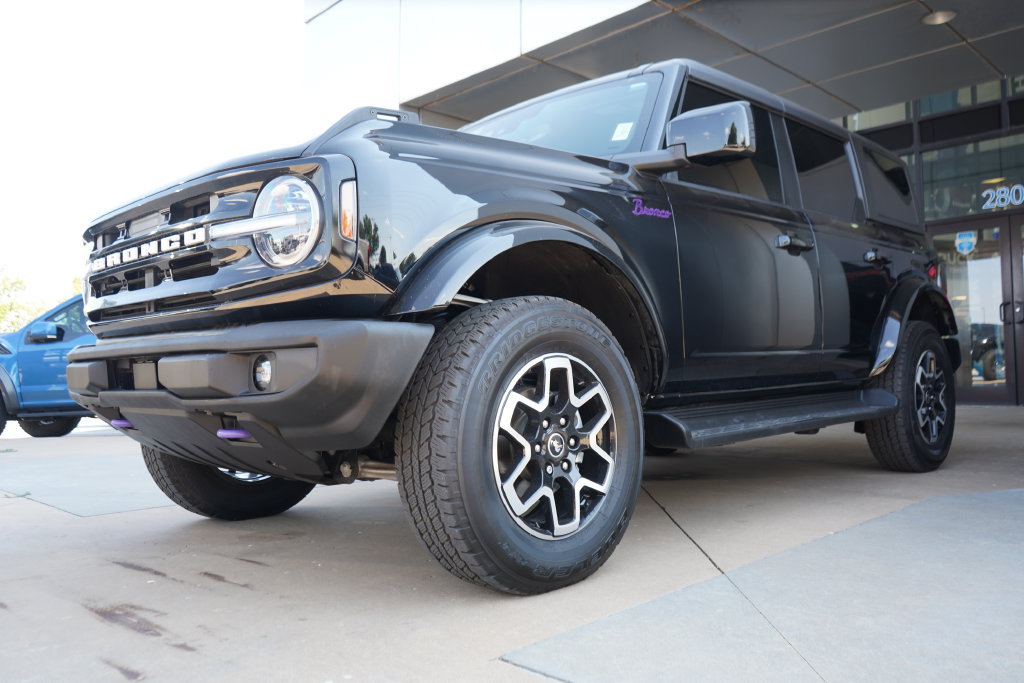 Certified 2025 Ford Bronco Outer Banks AWD/4WD image 5