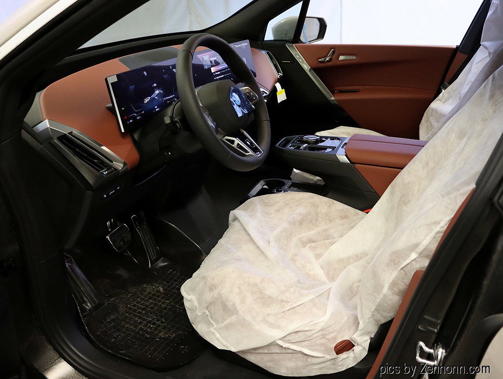 Used 2026 BMW iX xDrive45 image 10