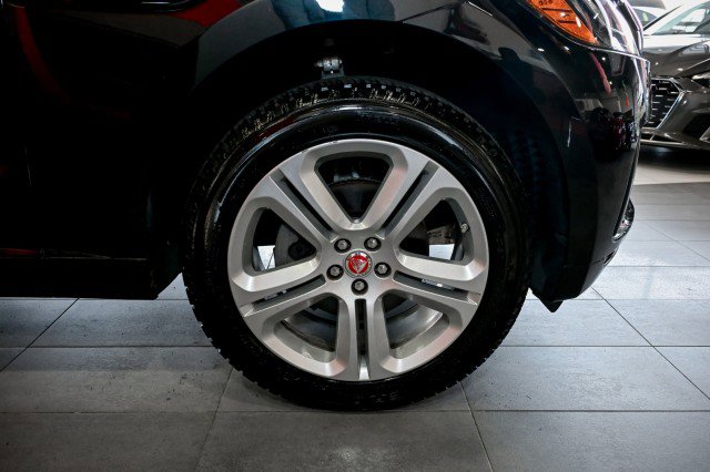 Used 2019 Jaguar F-PACE R-Sport image 47