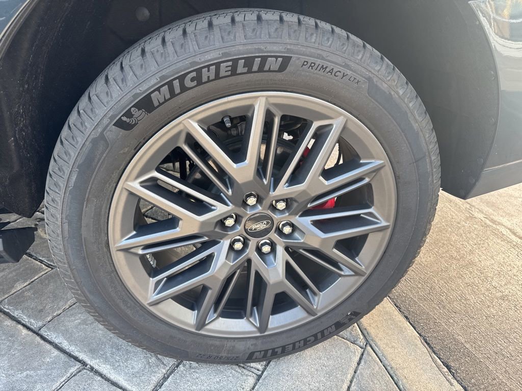 Used 2025 Ford Expedition Platinum w/ Stealth Performance Package AWD/4WD image 4