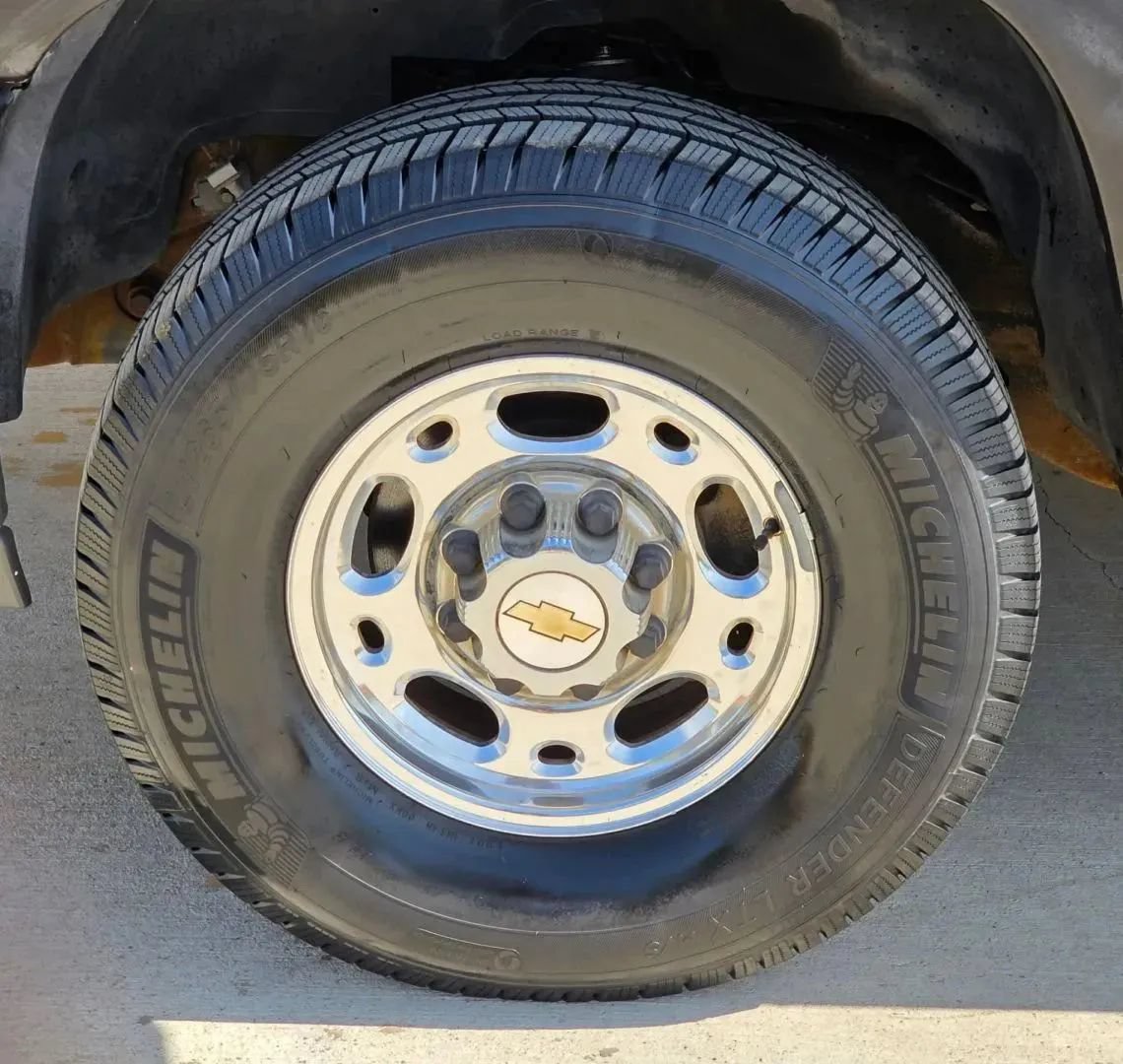 Used 2002 Chevrolet Silverado 2500 LS w/ Off-Road Skid Plate Pkg AWD/4WD image 24