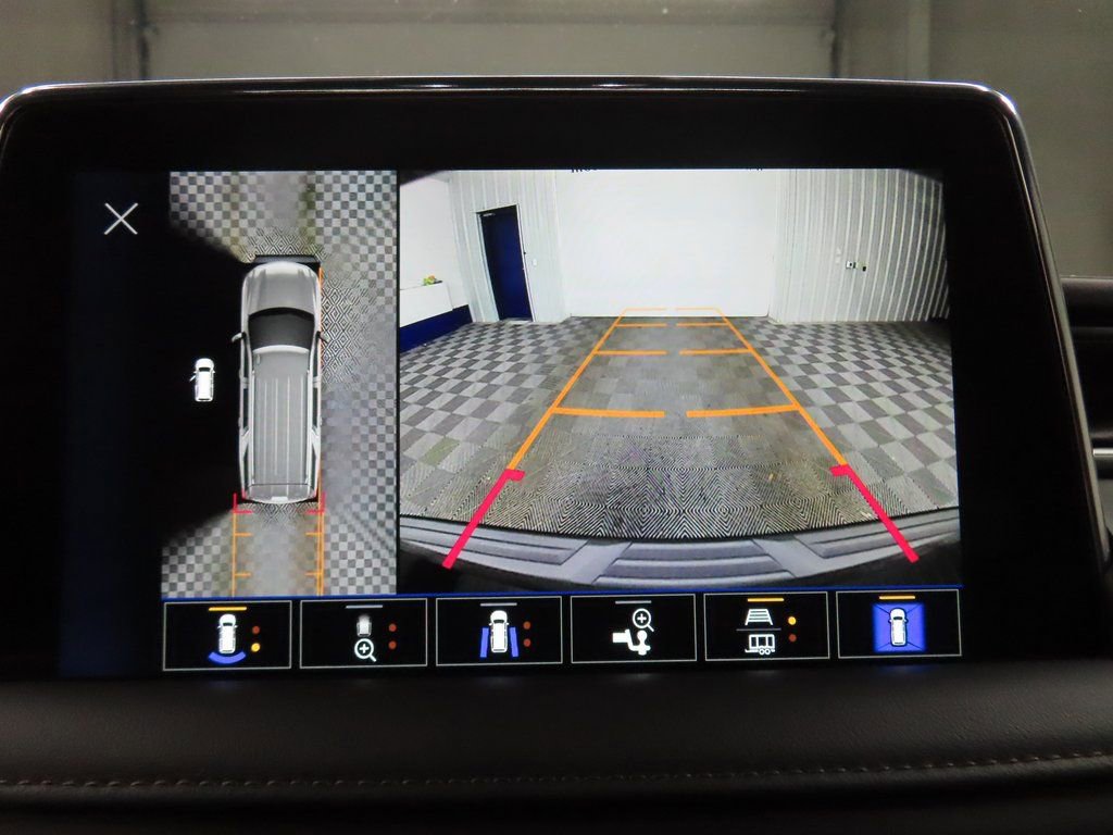 Used 2024 Chevrolet Suburban High Country AWD/4WD image 15