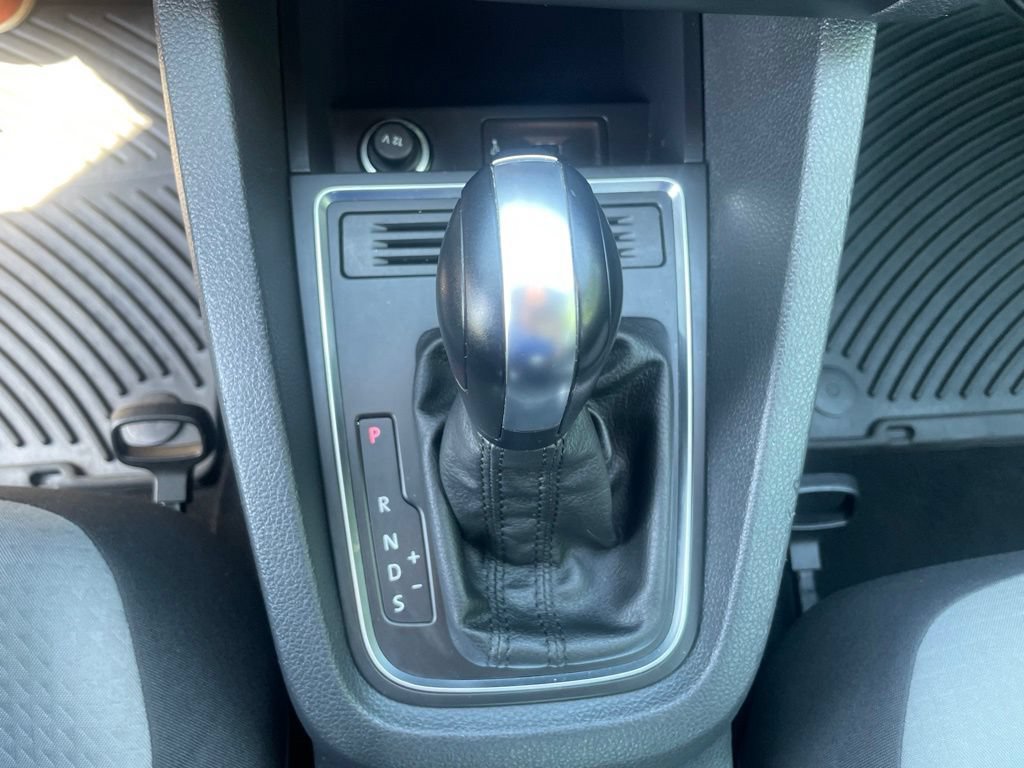 Used 2017 Volkswagen Jetta S w/ Jetta S Cold Weather Package FWD image 18