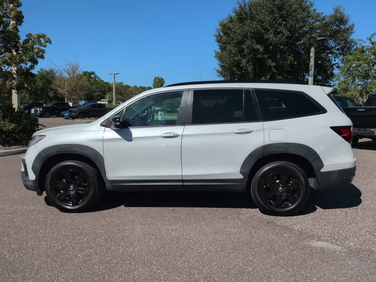 Used 2022 Honda Pilot TrailSport image 3