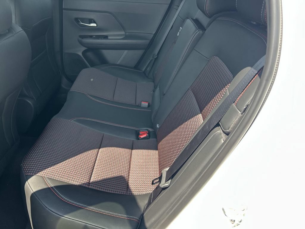 New 2026 Nissan Kicks SR w/ SR Premium Package FWD image 18