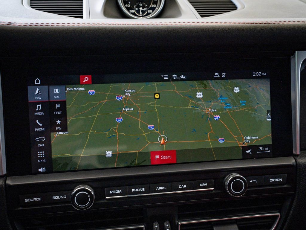 Certified 2021 Porsche Macan GTS AWD/4WD image 31