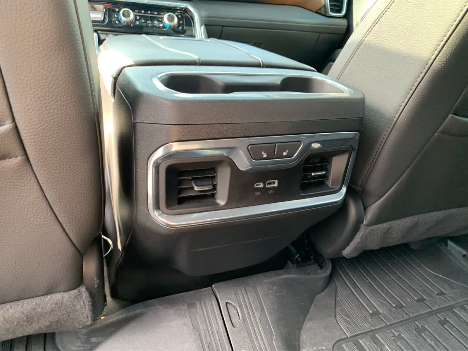 Used 2024 GMC Sierra 2500 Denali w/ Denali Reserve Package AWD/4WD image 24