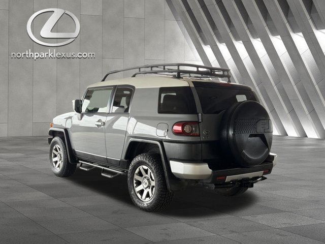 Used 2014 Toyota FJ Cruiser 4WD w/ Upgrade Package image 2