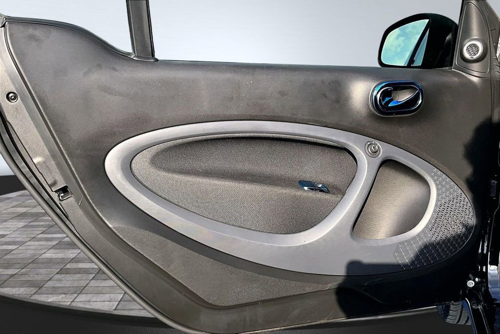 Used 2018 smart fortwo electric drive image 23