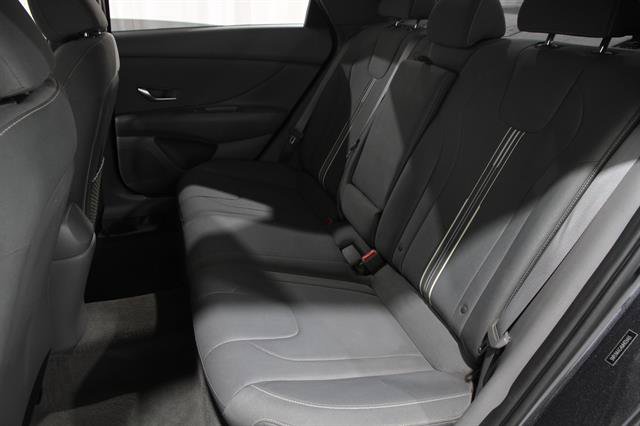 Used 2021 Hyundai Elantra SEL w/ Convenience + Premium Package FWD image 17