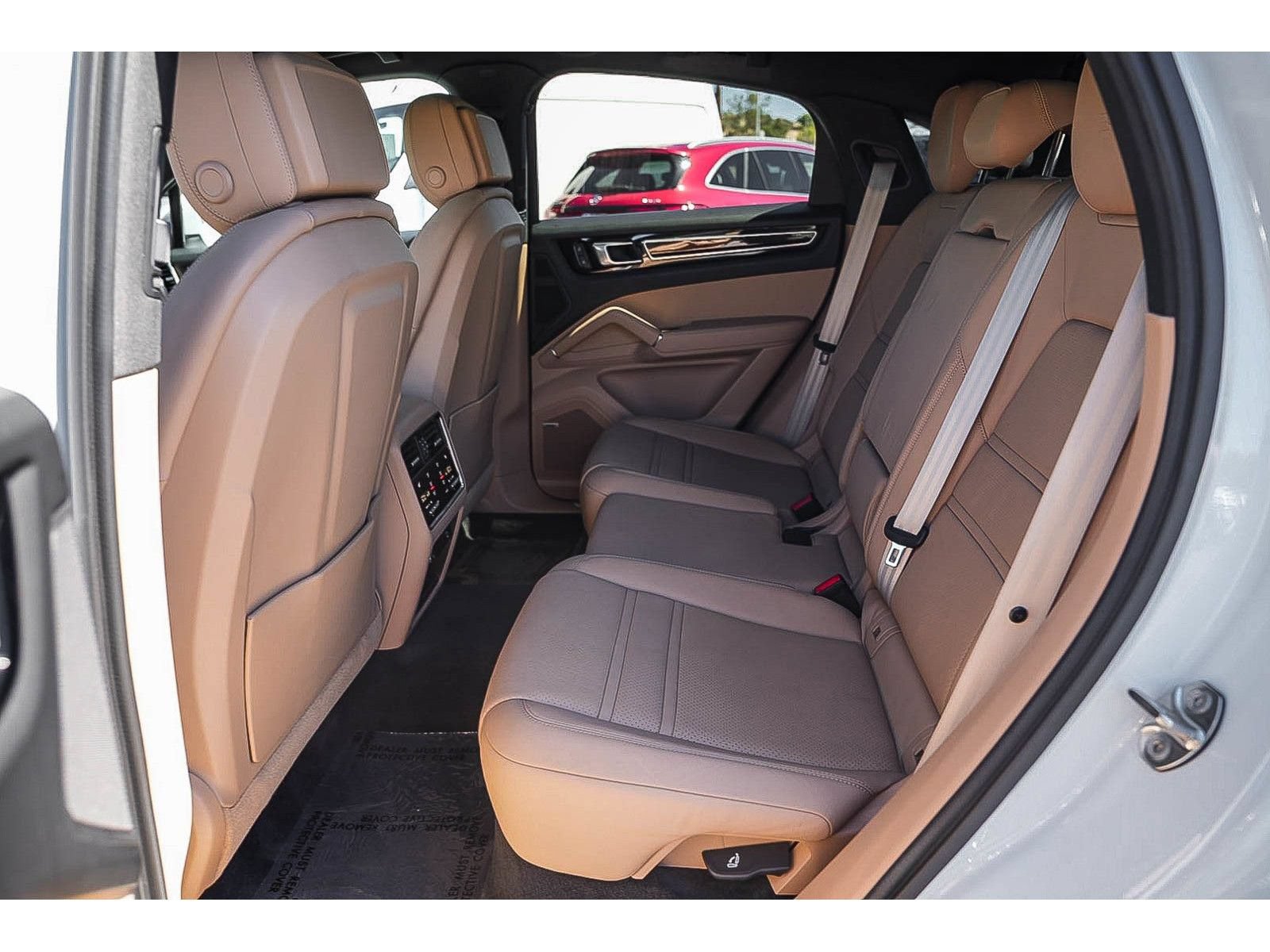 Used 2023 Porsche Cayenne Platinum Edition AWD/4WD image 20
