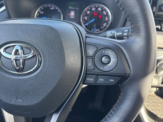 Used 2022 Toyota RAV4 XLE Premium image 25