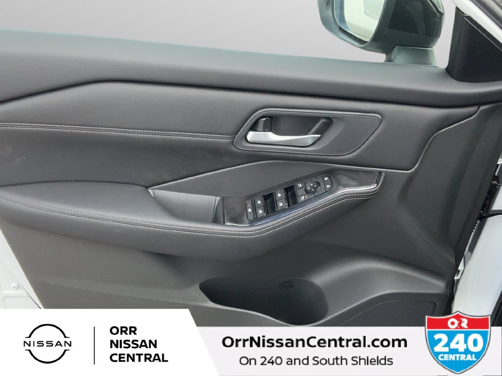 New 2027 Nissan Rogue Dark Armor FWD image 16