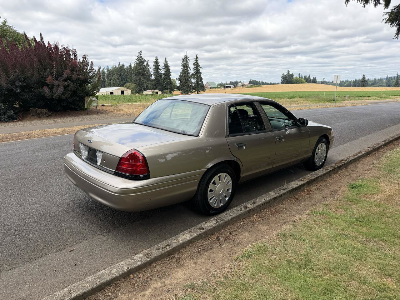 Used 2008 Ford Crown Victoria Police Interceptor RWD image 5