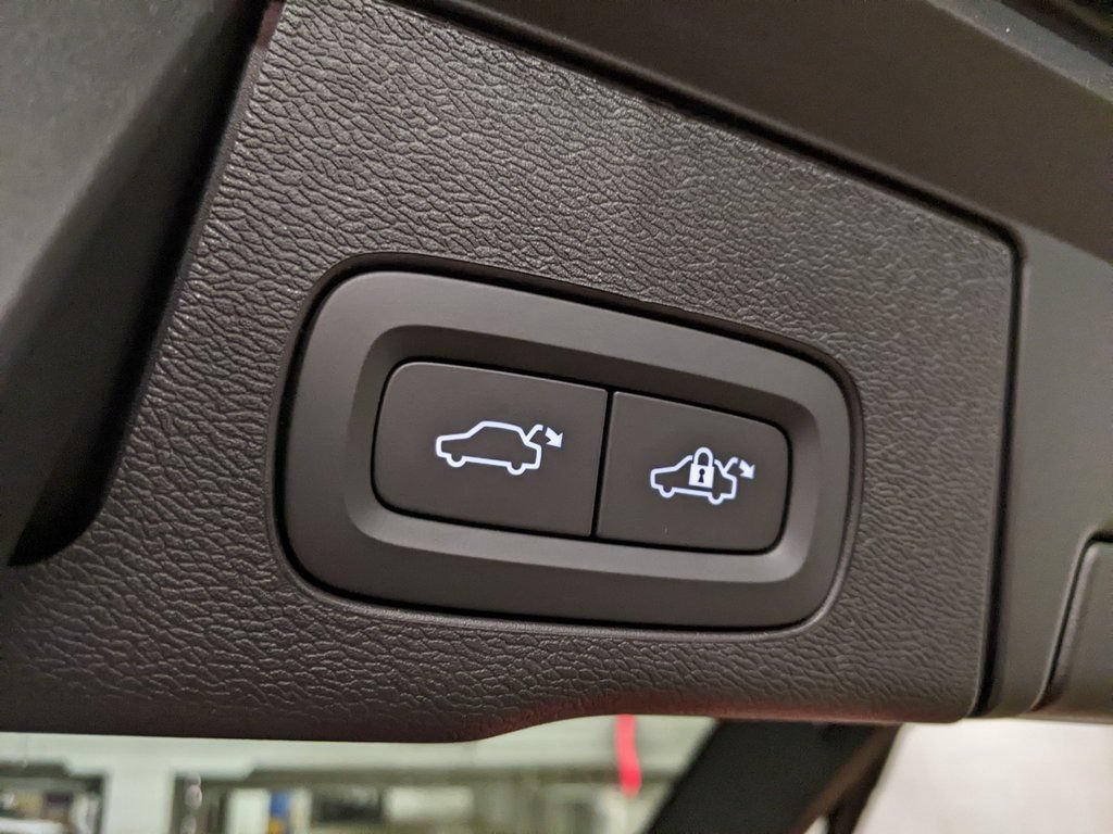 New 2026 Volvo XC60 B5 Plus w/ Protection Package Premier AWD/4WD image 29