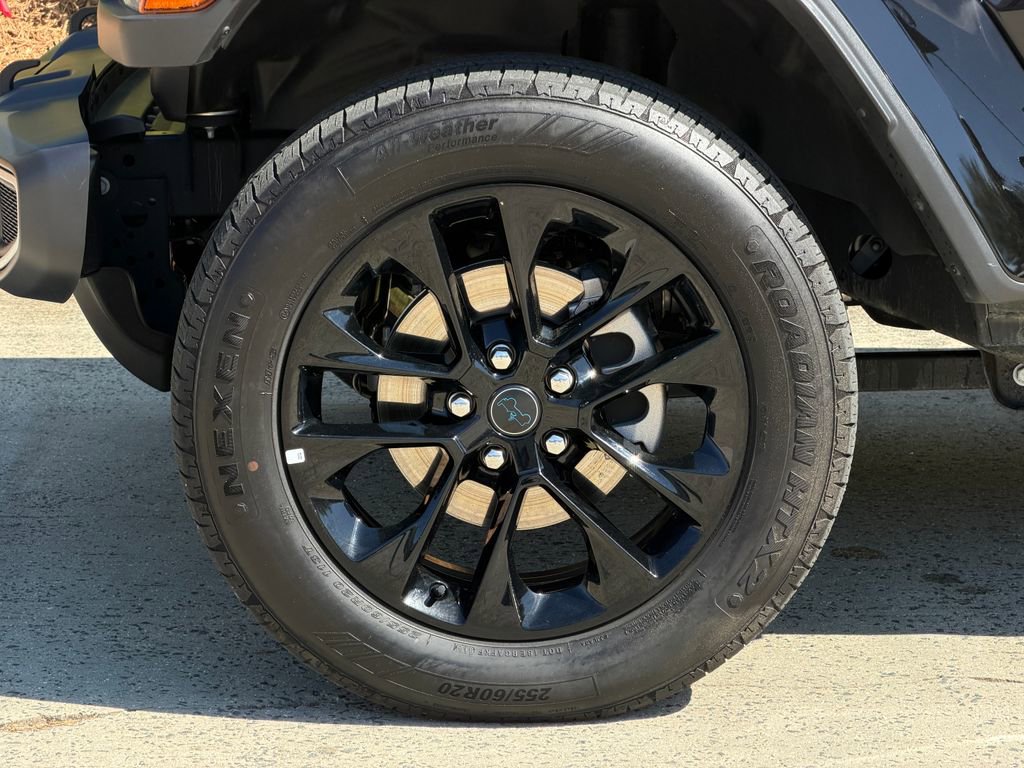 Used 2025 Jeep Wrangler Unlimited Sahara w/ Safety Group image 12