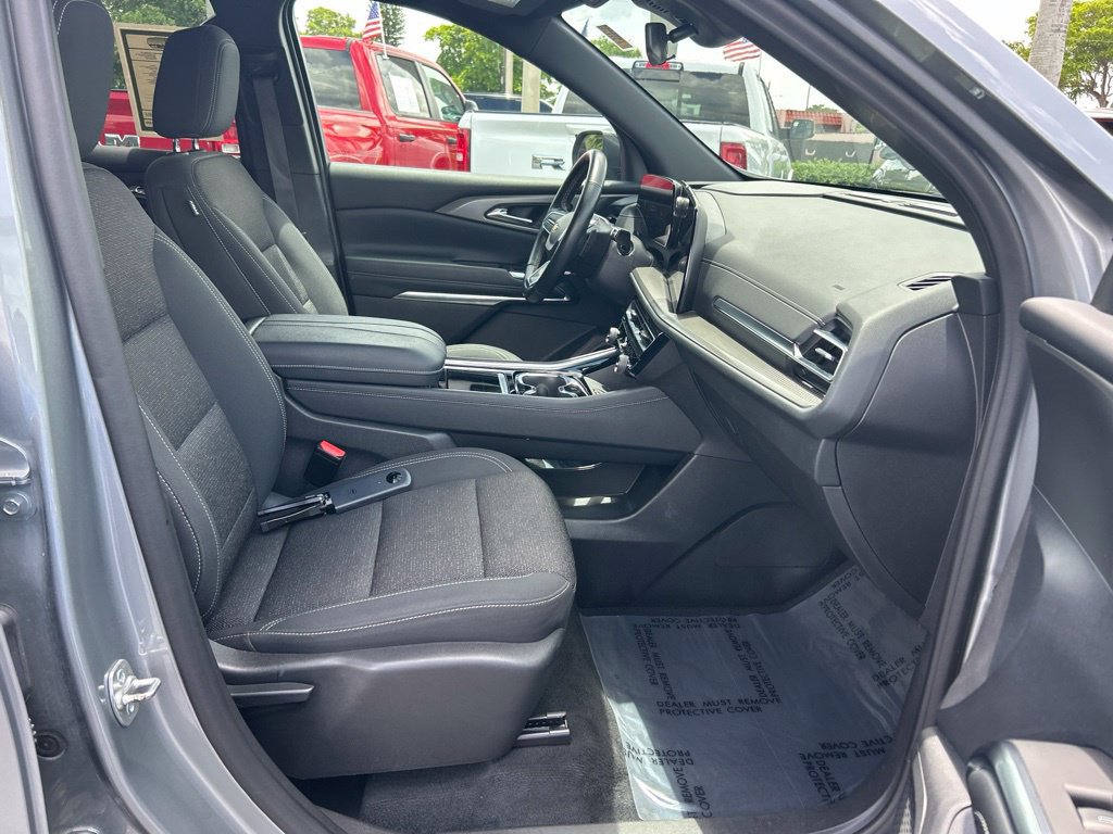 Used 2024 Chevrolet Traverse LT AWD/4WD image 24