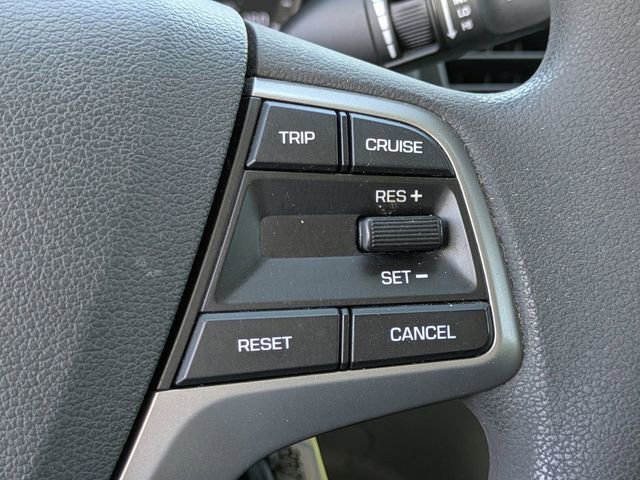 Used 2017 Hyundai Elantra SE image 28