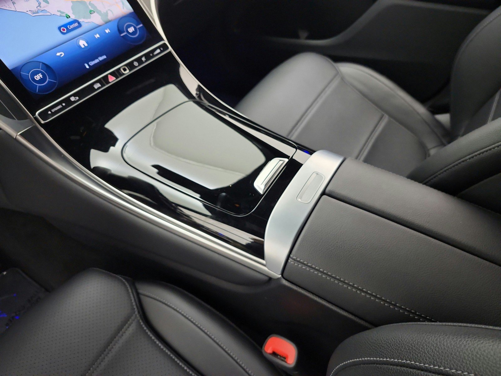 Used 2024 Mercedes-Benz GLC 300 image 11