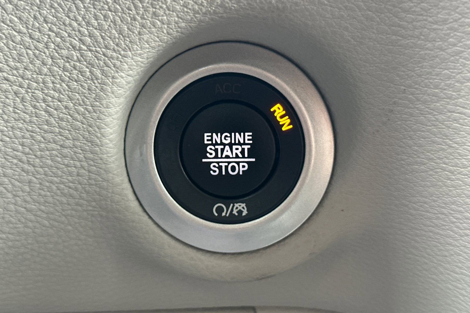 Used 2023 Chrysler Pacifica Touring-L image 29