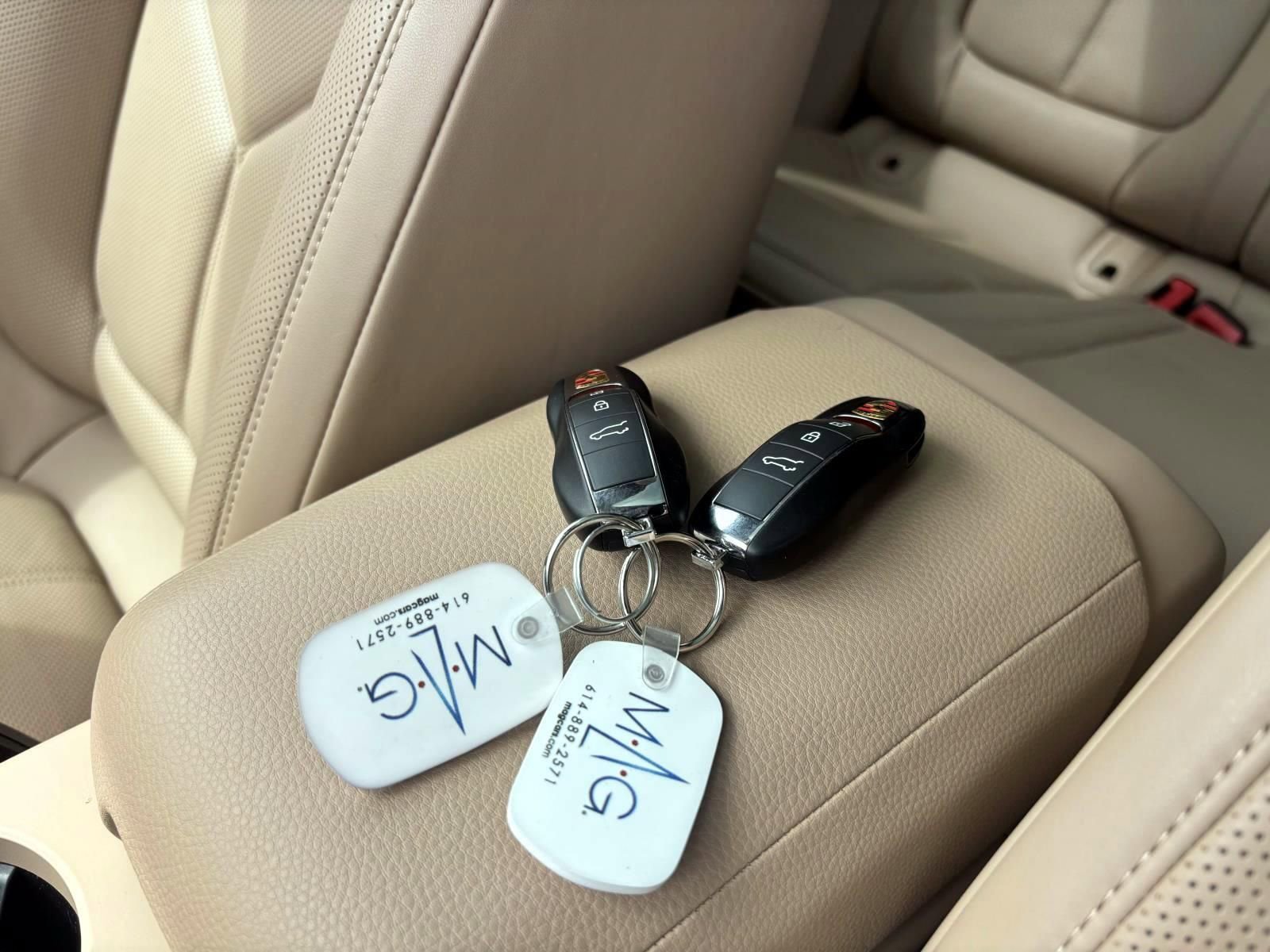 Used 2025 Porsche Macan image 40