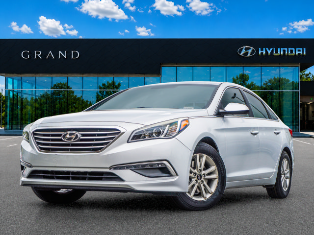 Used 2015 Hyundai Sonata SE w/ Option Group 09