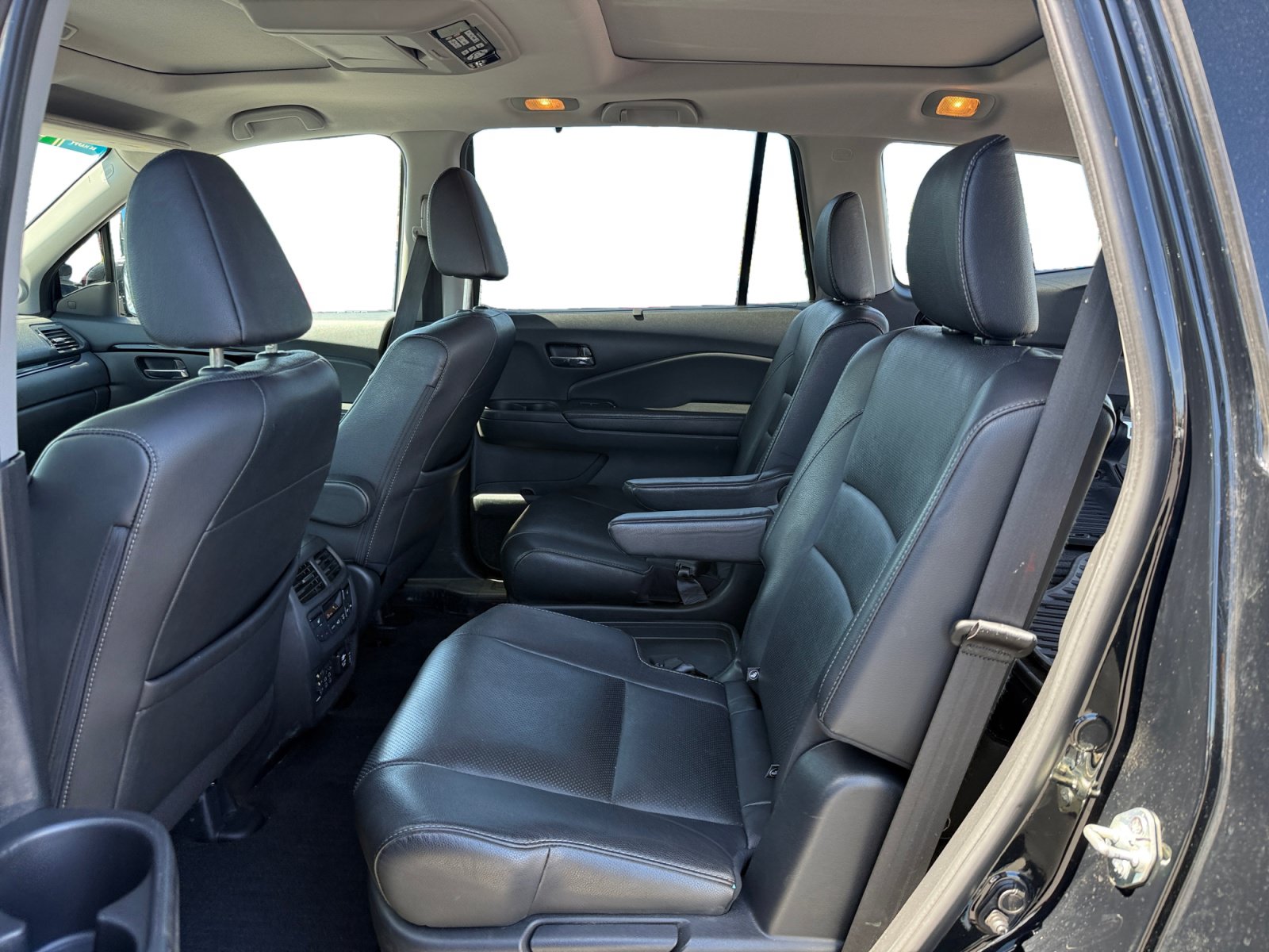 Used 2018 Honda Pilot Elite image 16