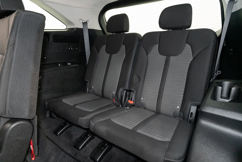 Certified 2025 Kia Sorento LX FWD image 23
