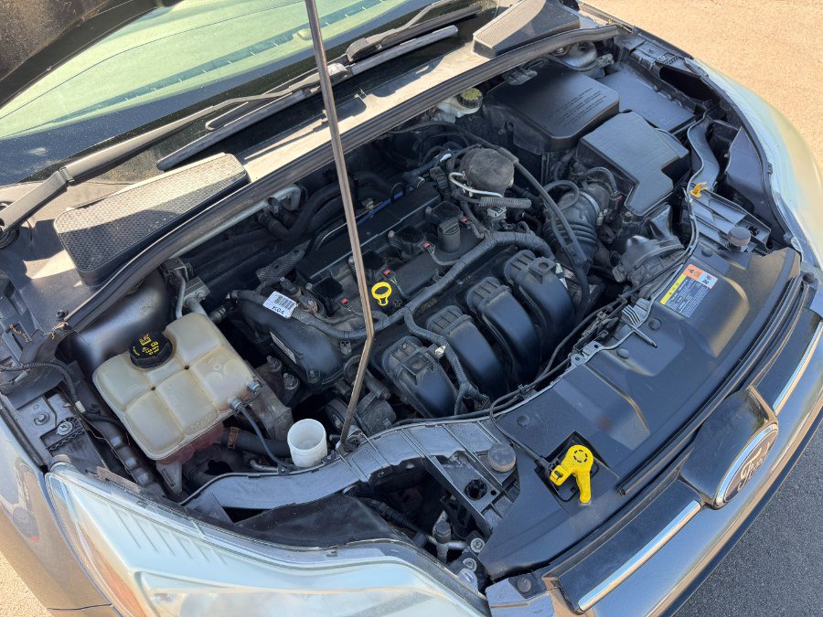 Used 2014 Ford Focus SE FWD image 23