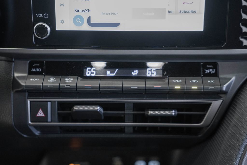 Used 2025 Toyota Camry SE image 22