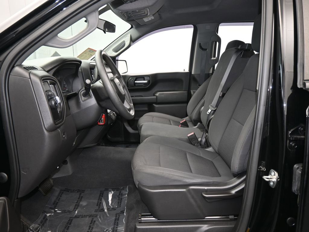 Used 2020 Chevrolet Silverado 1500 Custom w/ Custom Value Package image 11