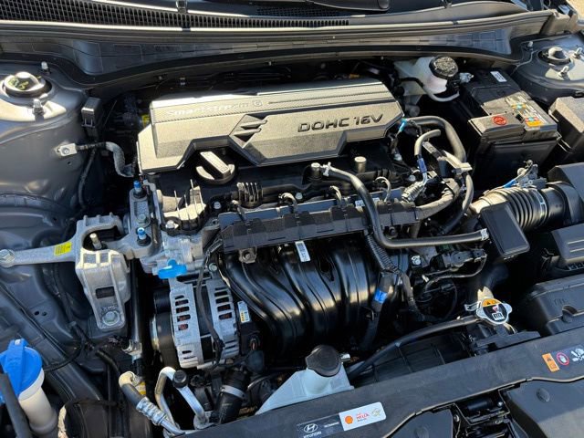 Certified 2025 Hyundai Elantra Sport image 28
