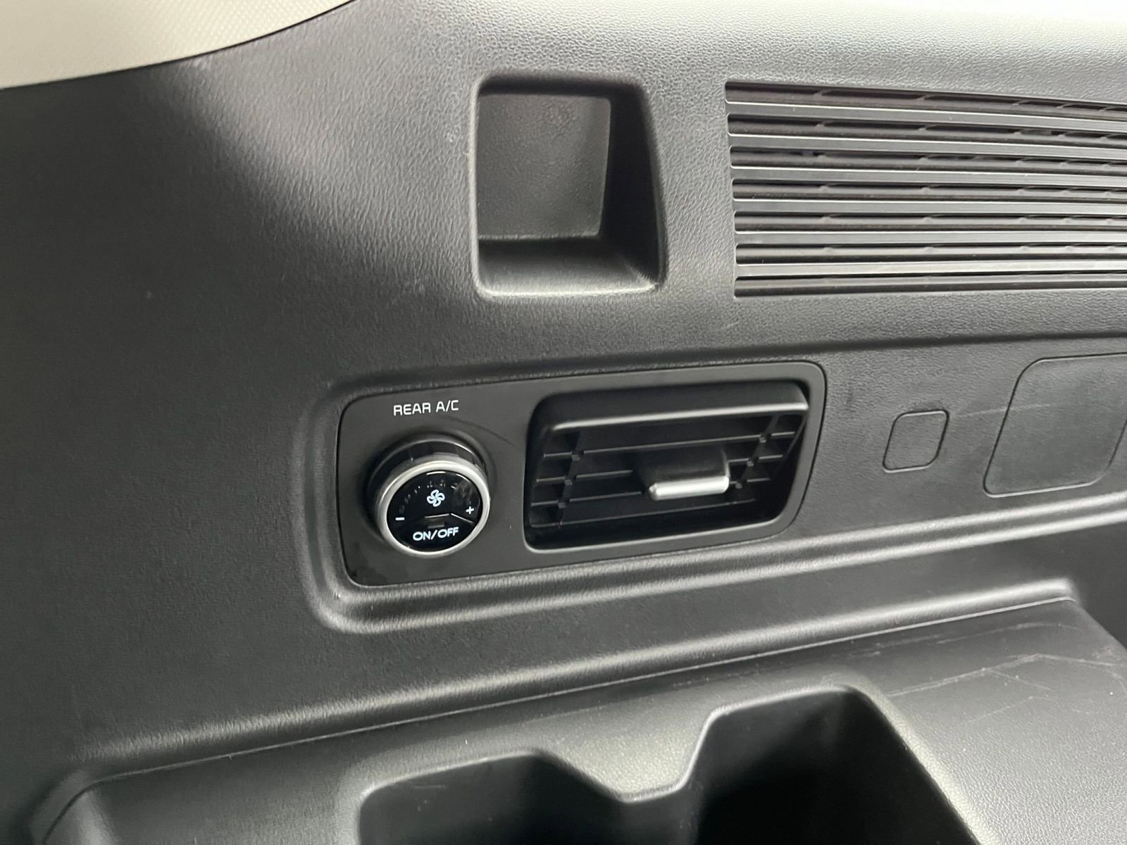 Used 2025 Hyundai Santa Fe SEL image 25