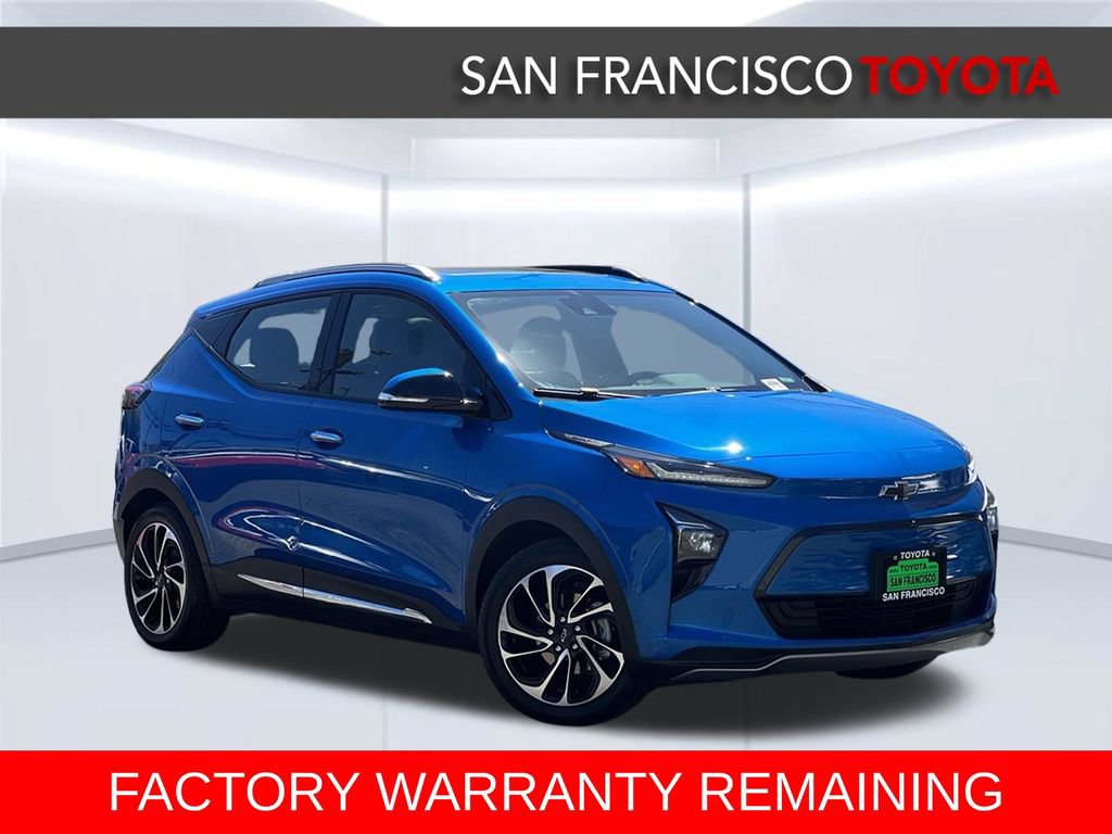 Used 2022 Chevrolet Bolt EUV Premier w/ Sun & Sound Package FWD image 7