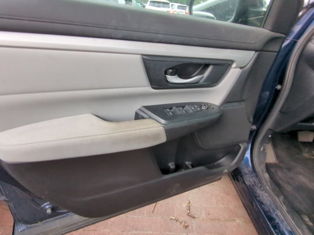 Used 2018 Honda CR-V LX image 8