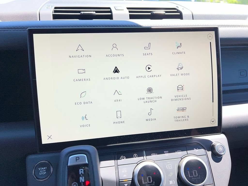 New 2026 Land Rover Defender 130 X-Dynamic SE AWD/4WD image 16