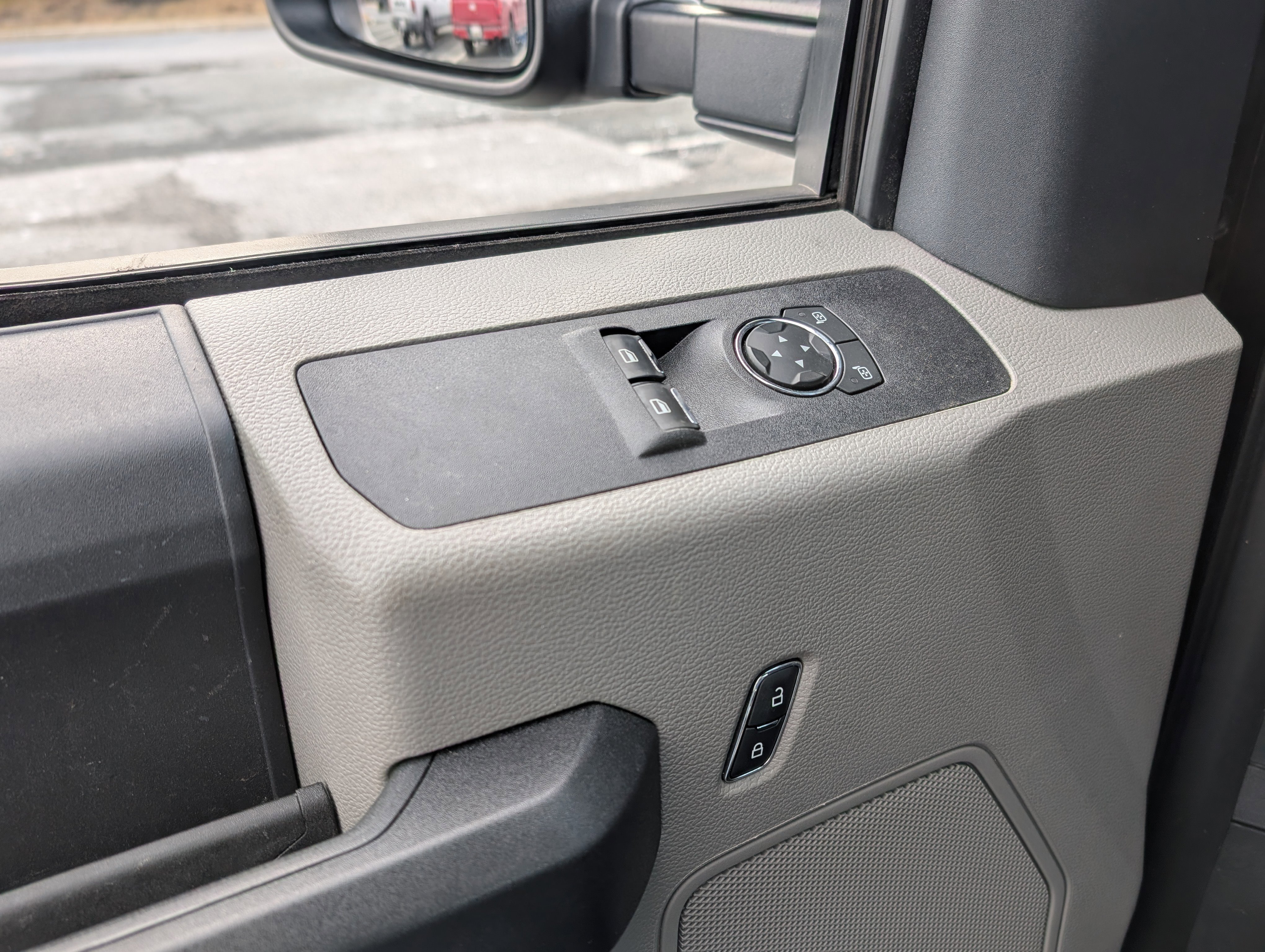 Used 2022 Ford F350 XL w/ Power Equipment Group image 15