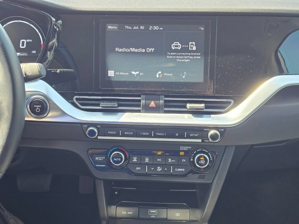 Certified 2022 Kia Niro EX FWD image 13
