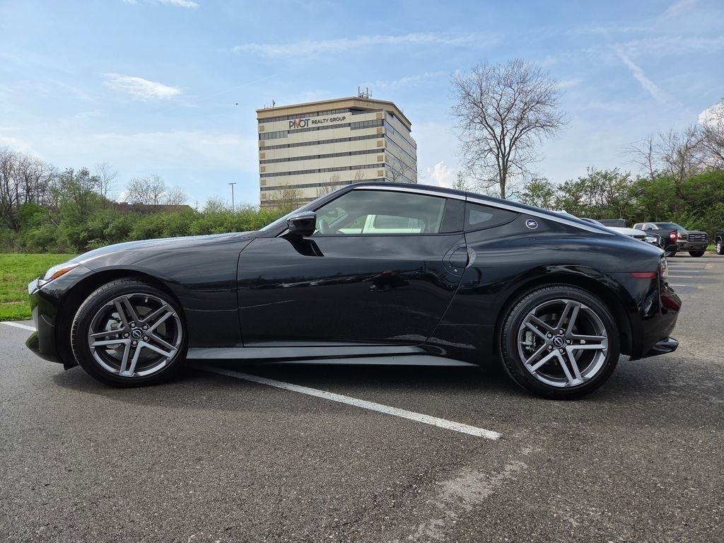 Used 2025 Nissan Z Sport w/ Floor Mat Package image 23