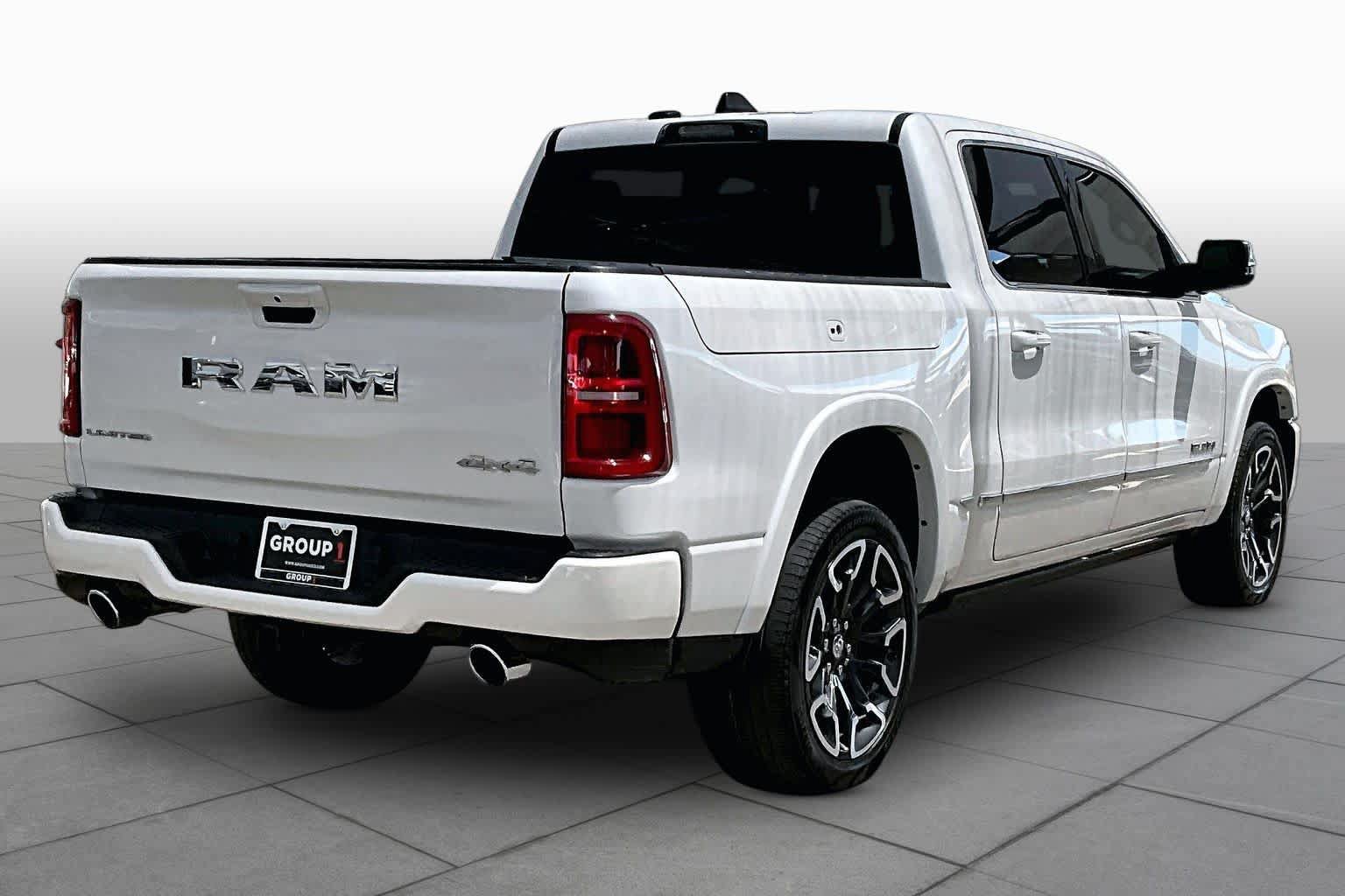 Used 2025 RAM 1500 Limited AWD/4WD image 12