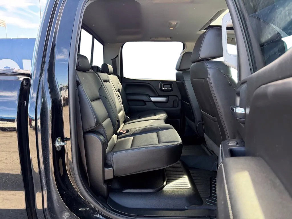 Used 2018 Chevrolet Silverado 2500 LTZ w/ Midnight Edition AWD/4WD image 29